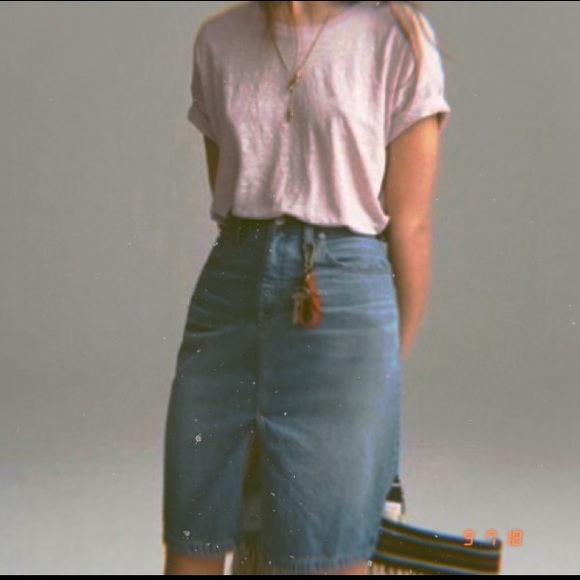 Madewell Dresses & Skirts - ✨Madewell High Waisted Denim Skirt ✨